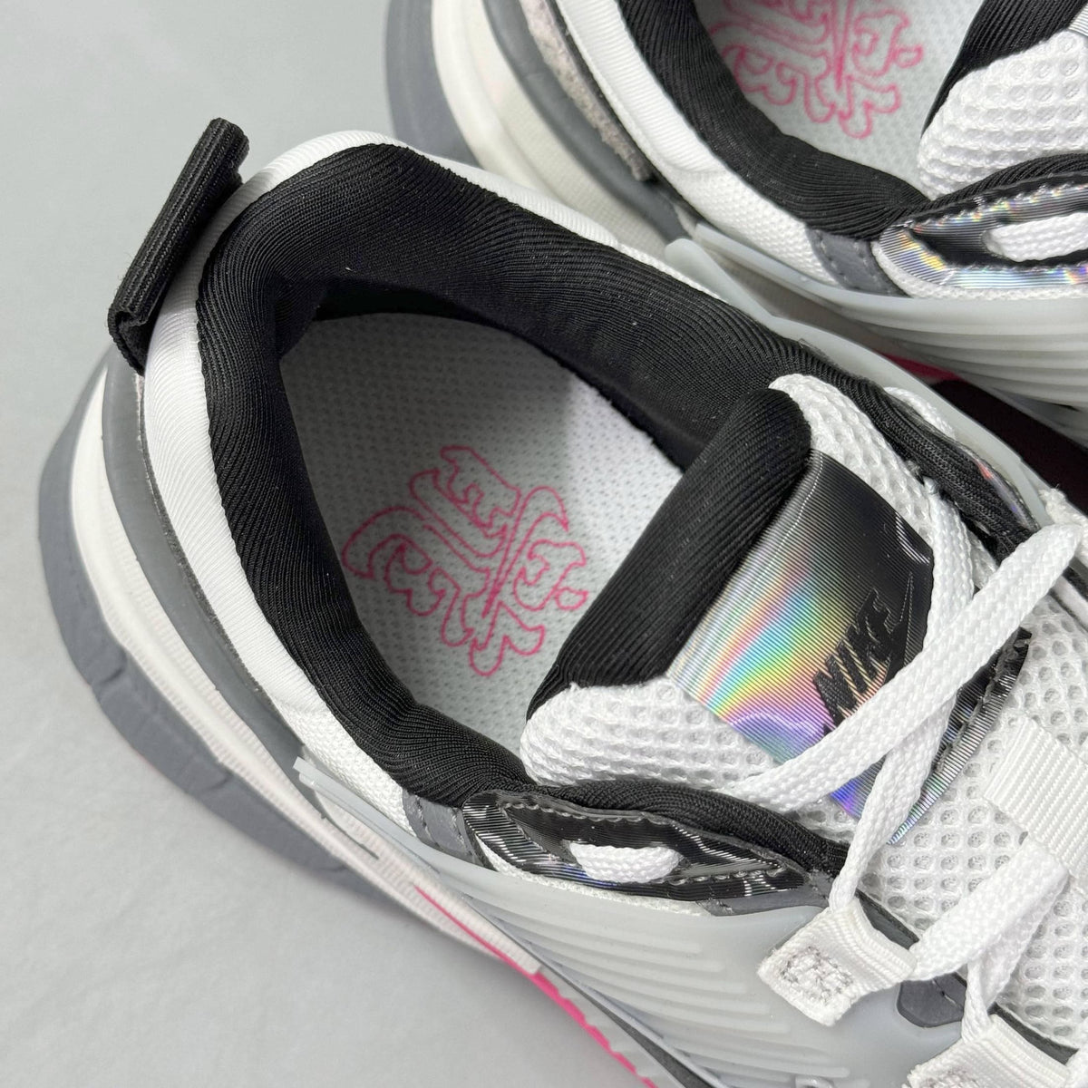 Nike V2K Run 'Year Of The Dragon' | Banlieue91