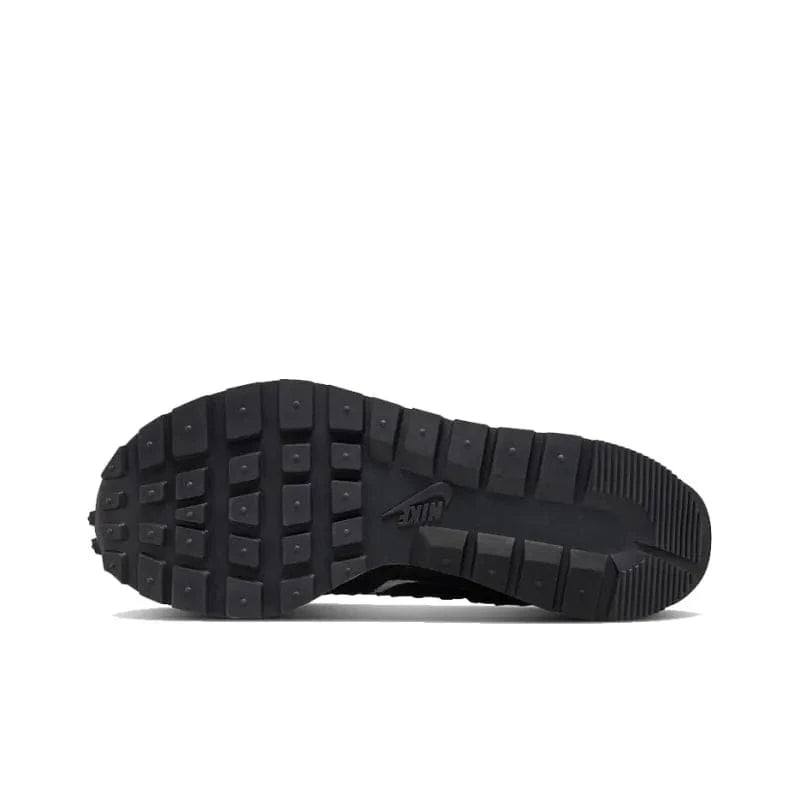 Nike Vaporwaffle Sacai Jean Paul Gaultier Black White | Banlieue91