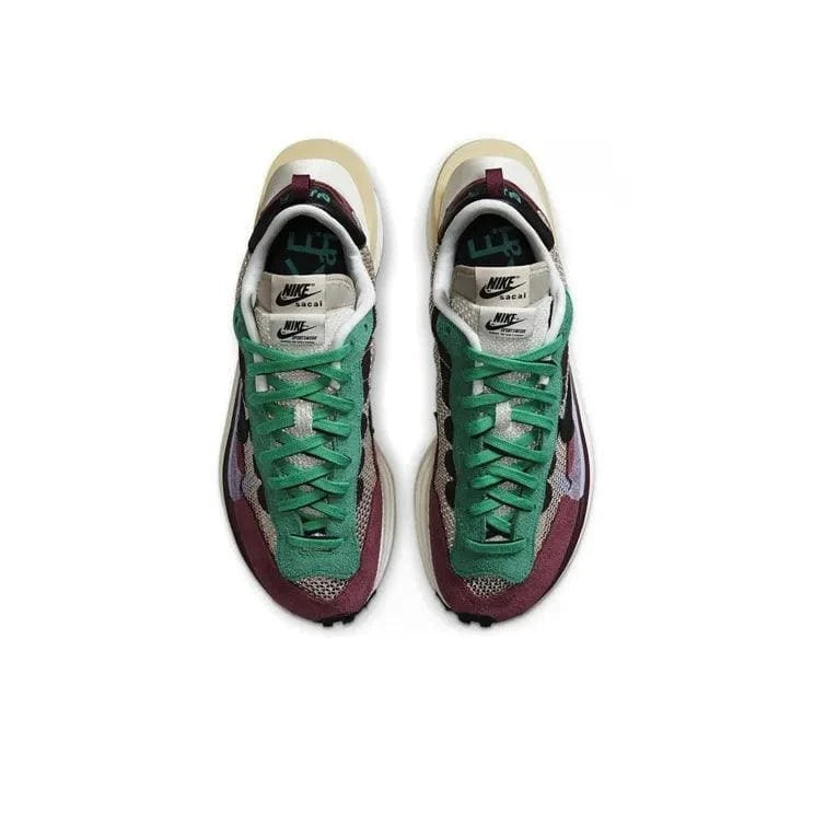 Nike X Sacai VaporWaffle 'Villain Red/Neptune Green' | Banlieue91